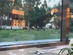 -亮马河饭店翠雅咖啡厅