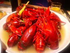 -虾弄弄海派小龙虾·牛羊蝎子火锅