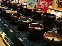 自助调料区-呷哺呷哺(万达新世界店)