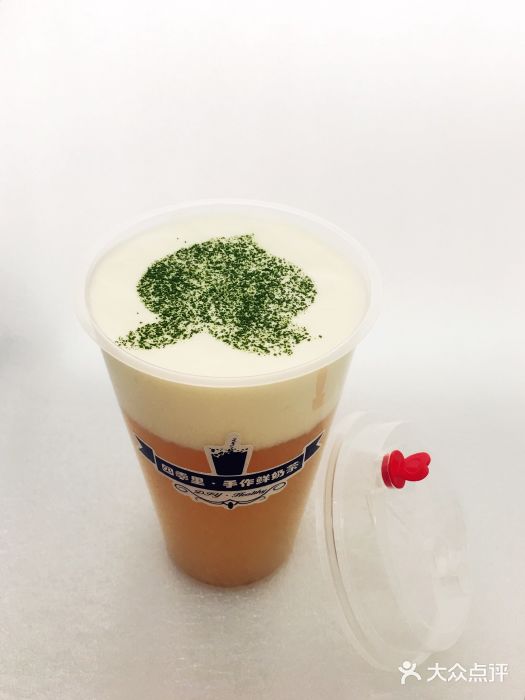 四季里手作鲜奶茶芝士海盐白桃乌龙图片