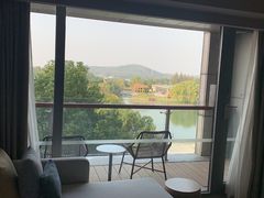 -上海佘山世茂艾美酒店