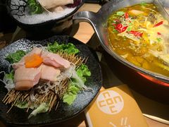-湊湊火锅·茶憩(杭州湖滨银泰in77店)