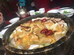 -南渝食府.墨脱石锅松茸鸡