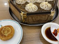 牛肉灌汤小笼包-西安贾三灌汤包·回坊小吃·清真炒菜(北院门总店)