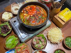 -黔有有贵州酸汤夺夺粉火锅(五味十字店)