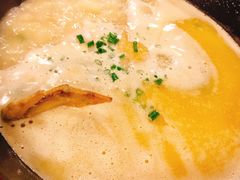 浓厚原只鸡煲花胶汤-鲜入围煮花胶鸡海鲜火锅