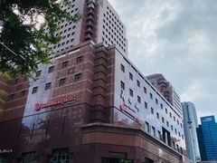 -爱雍·乌节