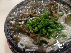 -刚砂锅鸡丝米线