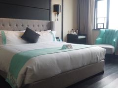 -希岸·轻雅酒店(广州白鹅潭艺术中心花地湾地铁站店)