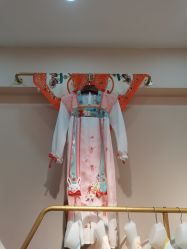 -一揽芳华汉服旗袍体验馆(拙政园店)
