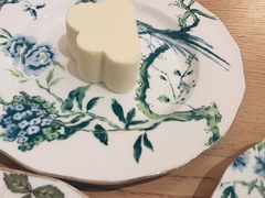 酸奶柚子慕斯-默迹咖啡馆