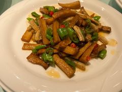 -吴记酱骨炖菜馆(康安路店)