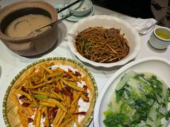 干煸藕条-刘胖子家常菜·蹄花焖藕(江汉路总店)