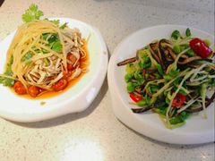 凉拌豆苗-阿达师傅鱼汤面