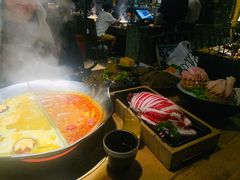 -湊湊火锅·茶憩(杭州湖滨银泰in77店)