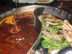 菌香鸳鸯锅-晓宇重庆火锅(赛格国际购物中心店)