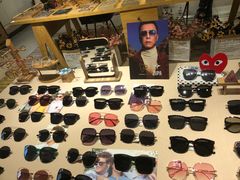 -肆兮眼镜·蔡司·徕卡战略合作店(大坪店)
