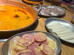 -洱火云南酸菜牛肉火锅(石景山当代商城店)