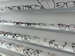 -美式眼镜·授权蔡司.依视路.尼康.豪雅.明月(南翔印象城店)