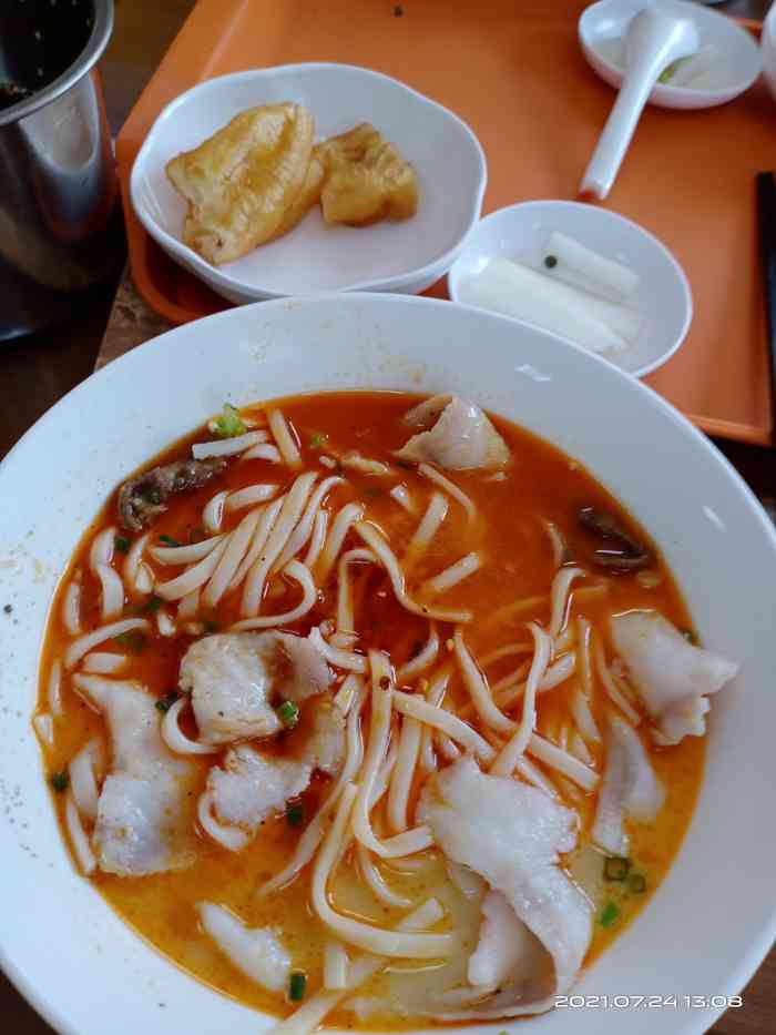 何记鳝鱼面(工农兵路店)-"慕名去吃了一次,简直是没法吃,要了一碗黄.