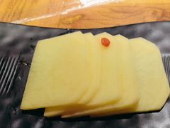 -老牌坊云南鱼豆花火锅(哈西万达店)