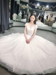 -艾米丽婚纱礼服