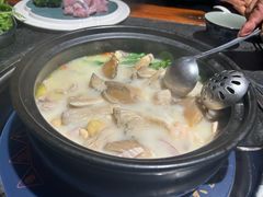 -大匠工房古船木艺术餐厅·猪肚鸡专门店(长白仙岛店)