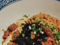 辣肉面-沪西老弄堂面馆(定西路店)