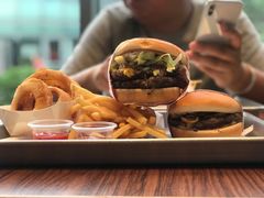 二重奏汉堡-FATBURGER 特富客汉堡(外交公寓店)