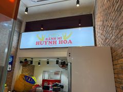 -Bánh Mì Huynh Hoa