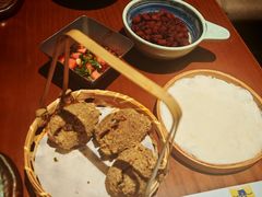 -包整·丝娃娃(一览甲秀楼风景店)