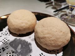 脆皮流沙包-皇朝会.经典传统粤菜(外滩店)