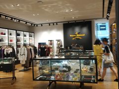 -Vivienne Westwood(上海来福士广场店)