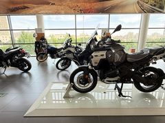 -北京华德宝宝马·M·MINI·摩托车全系4S店(朝阳店)