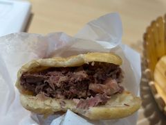 -闫家驴肉老店(华电一校店)