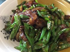青椒腊猪脸-醉美东江·三文鱼·烧鸡公