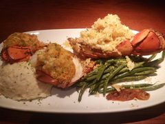 Dueling&nbsp;Lobster&nbsp;Tails-RED LOBSTER(中城西店)