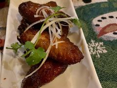 甜辣鸡翅佐以辣蒜汁-WOLFGANG PUCK KITCHEN & BAR(迪士尼小镇店)