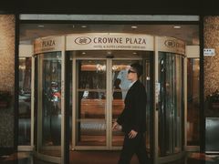 -深圳富苑皇冠假日套房酒店