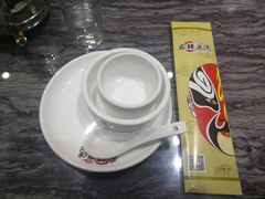 餐具摆设-麻辣港湾