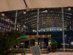 -中茵皇冠假日酒店·棕榈岛湖畔餐厅