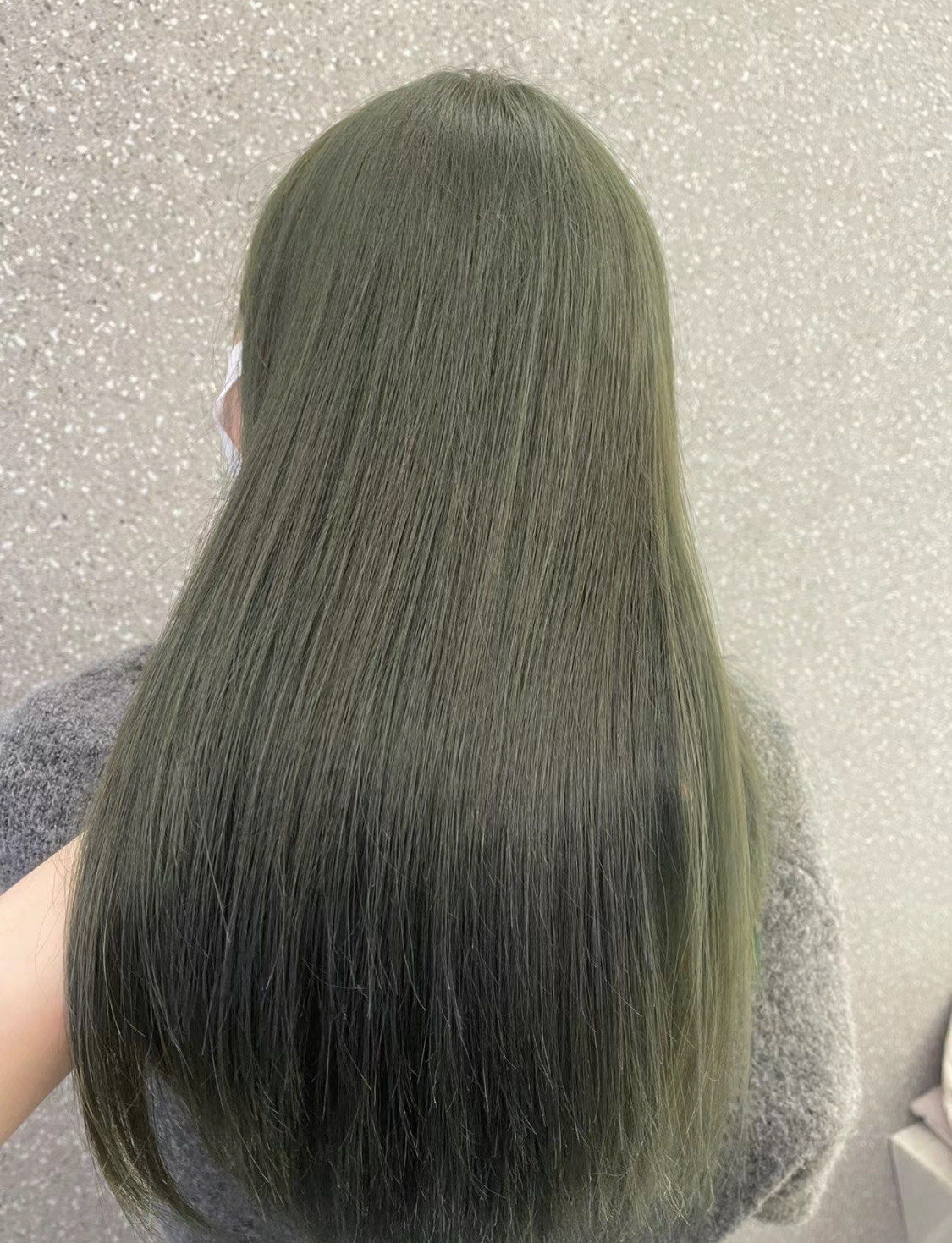 更提亮肤色,显气质的哦,如果你也喜欢的话,看看这款齐肩的直短发吧,很