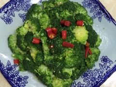 蒜茸西兰花-壹阁胡羊焖饼(敦煌夜市店)