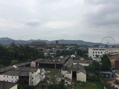 -铂逸梦秦酒店(横店梦幻谷店)