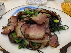 核桃花炒腊肉-乡土特色.冷锅鱼.牦牛肉汤锅