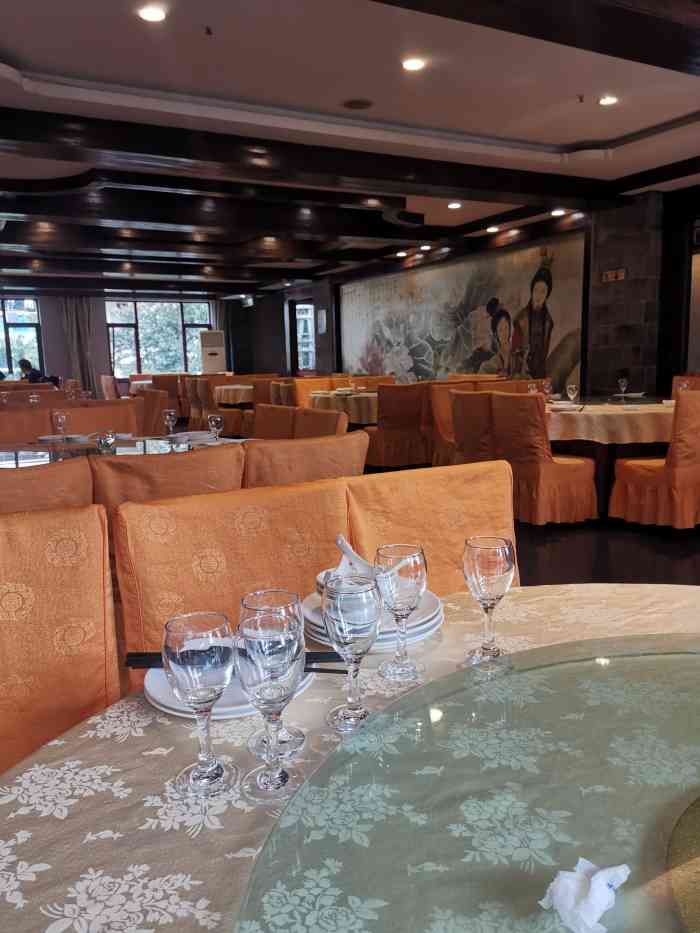石湖大酒店(桐泾店)-"有一道叫松鼠桂鱼的菜口感不错,是我喜欢的.