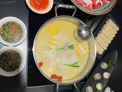 -鲜入唯煮·港式海鲜牛肉火锅(金宝街店)