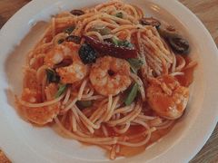 妓女风虾仁番茄面-羽深肉铺 Steak & Wine