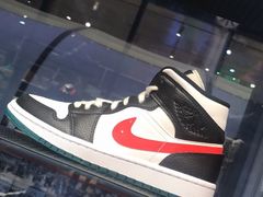 -Air Jordan(世贸天阶店)