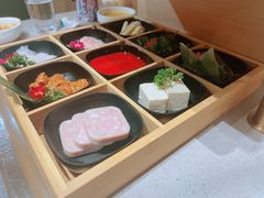九宫格-海底捞火锅(曹安公路店)